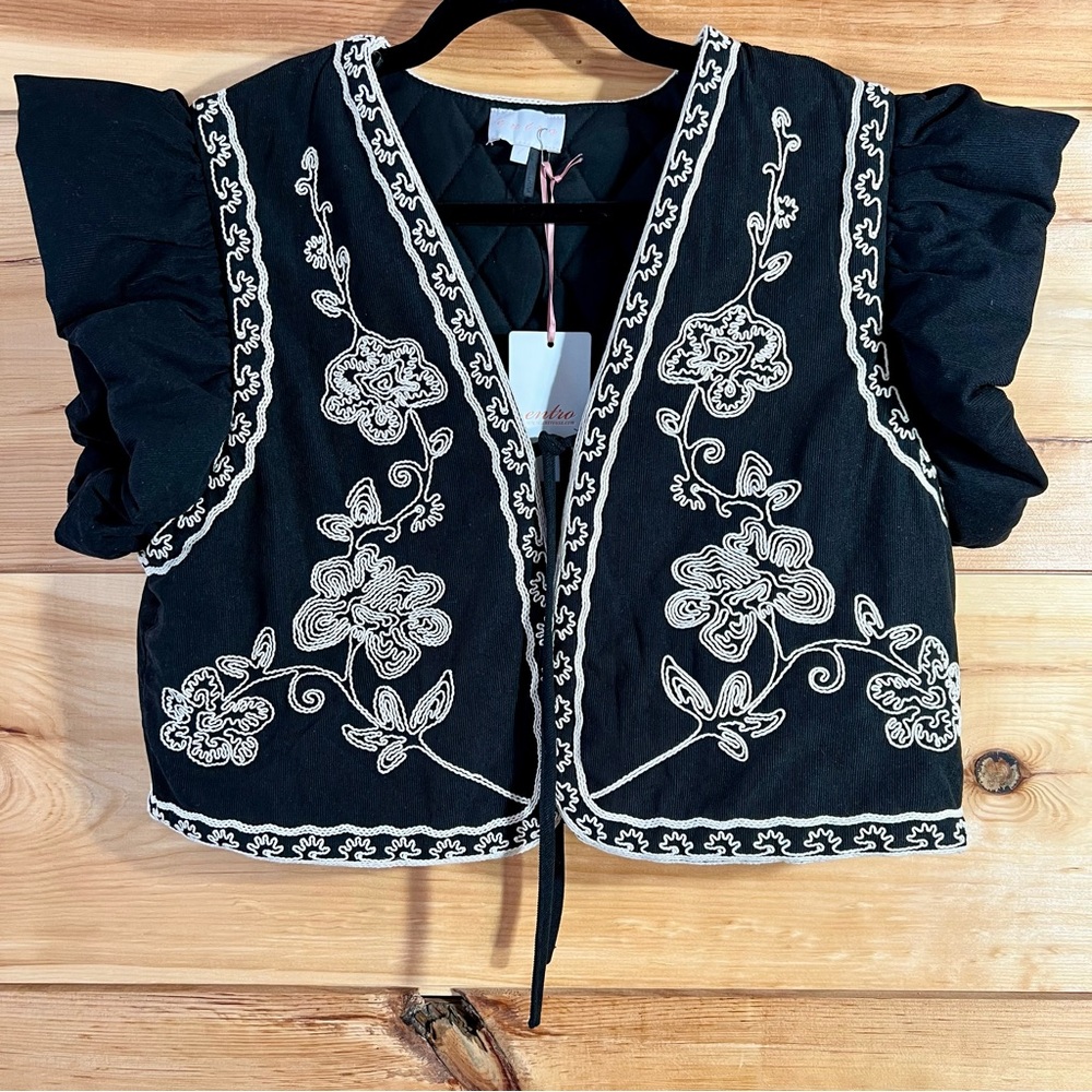 NWT Entro Black Quilted Vest w/Cream Embroidery Boho Scandi RenFaire Festival